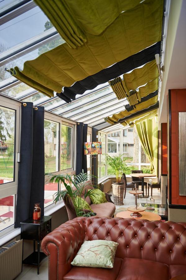 Logis Auberge Du Port 巴泽耶 外观 照片